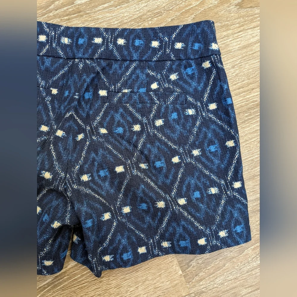 NEW J. Crew Blue Ikat Medallion Gauzey Chino Shorts Size 4